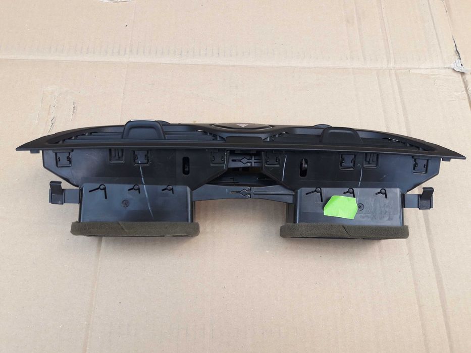 Środkowa Kratka Nawiewu Konsoli Opel Corsa E 2014-19