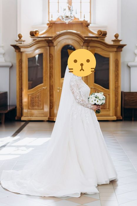 Продам весільну сукню
