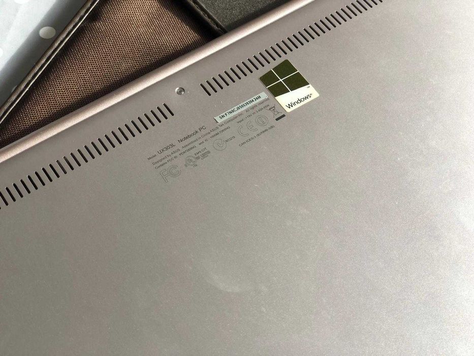 ASUS ZenBook UX303L