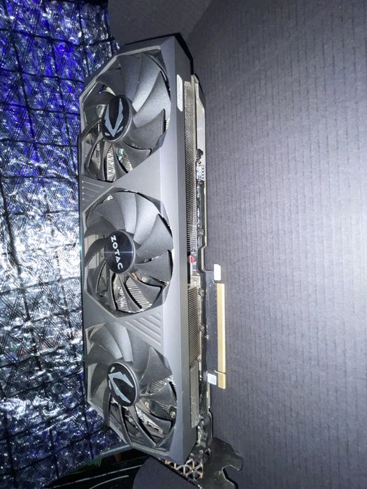 Zotac GeForce RTX 3080 AMP Holo 10GB | Pads térmicos topo de gama | Alto desempenho