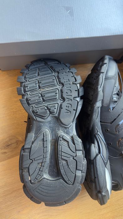Balenciaga track led
