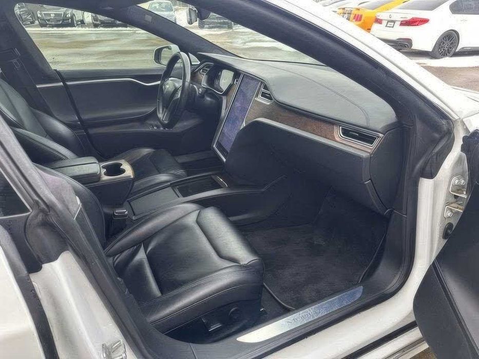 Tesla Model S P100D      2017