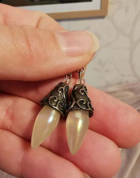 Malutkie kolczyki z opalem