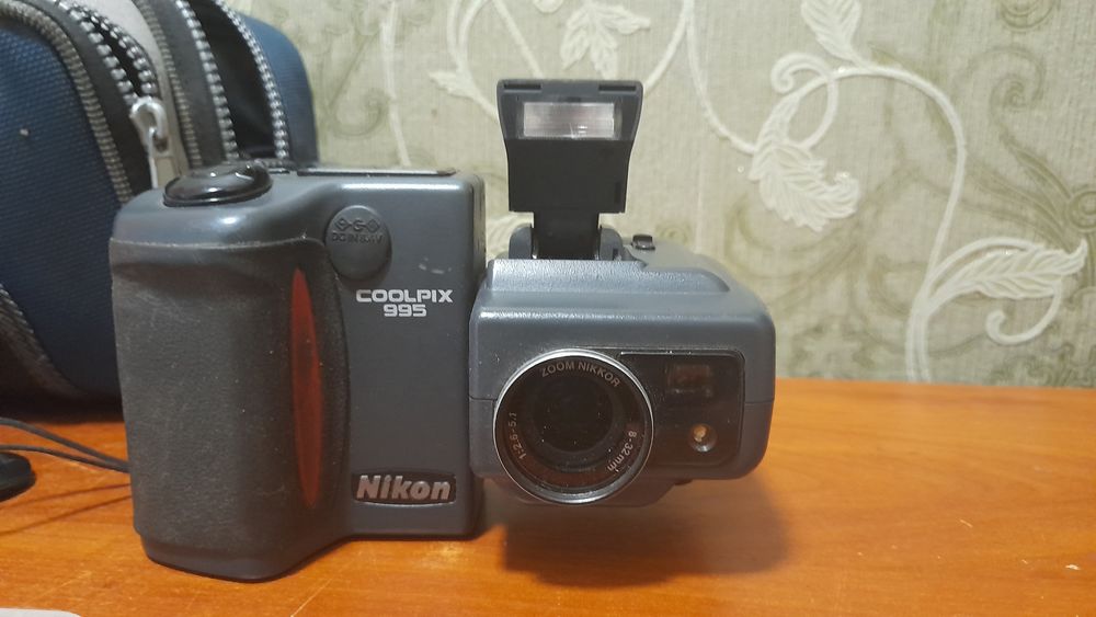 продам фотоаппарат nikon Coolpix 995