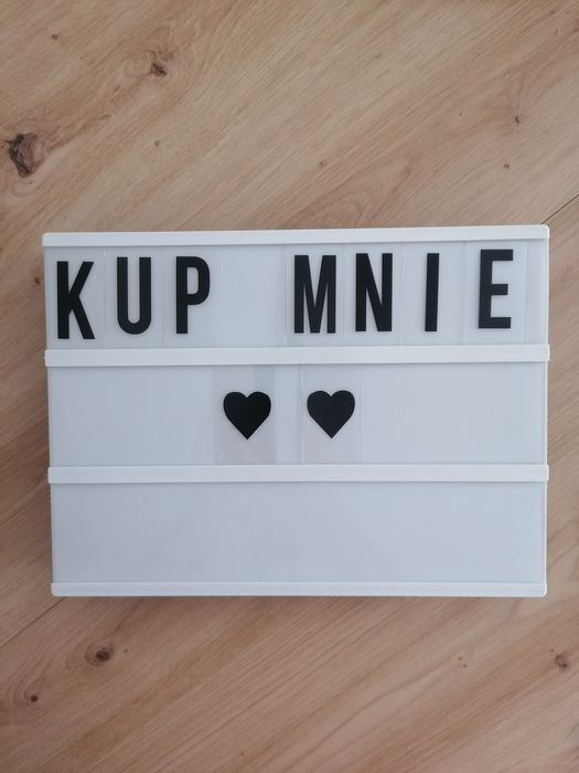 lampka led z personalizowanym napisem