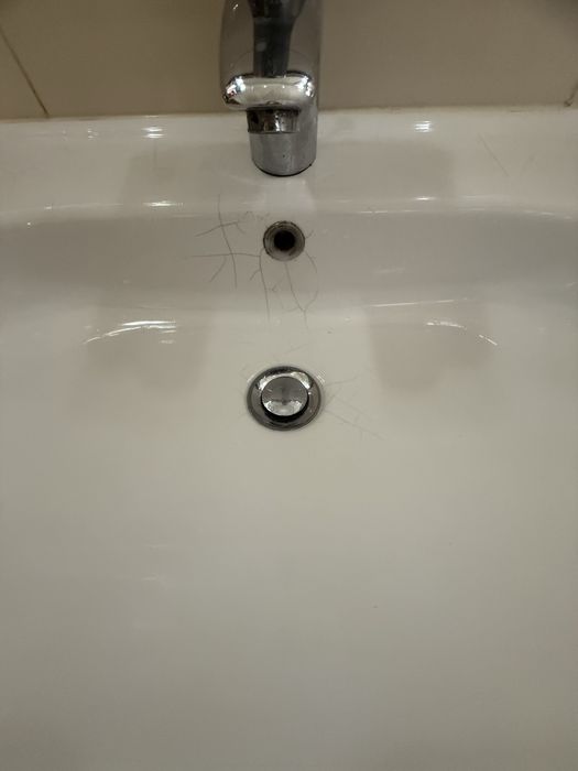 Продам умивальник з тумбою (аквародос)