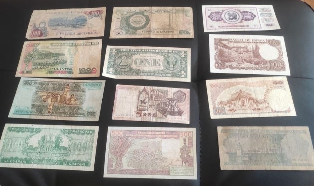 Vendo coleção de notas de vários países bem conservadas