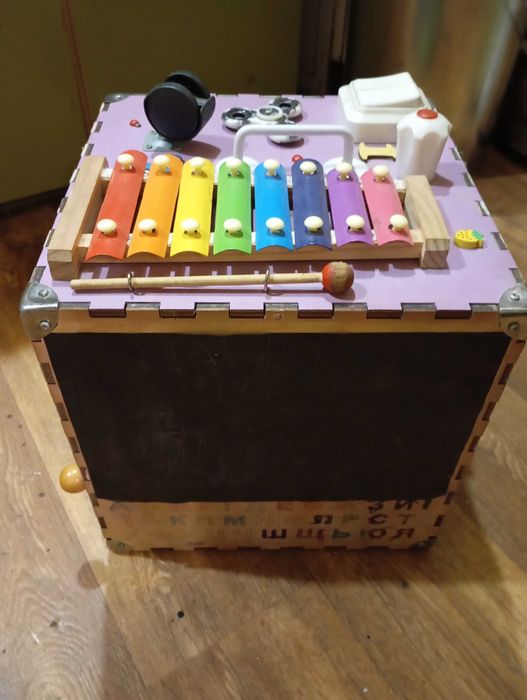 Детский развивающий куб