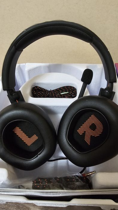 Ігрова гарнітура JBL Quantum 200 – нова