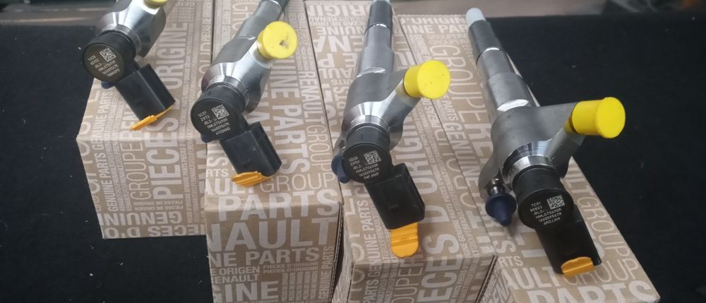 Форсунка 166009567R оригинал новая 2.3 dCi Renault Nissan Opel