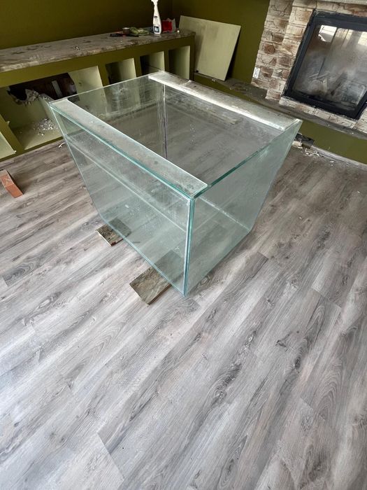 Akwarium ze sprzętem