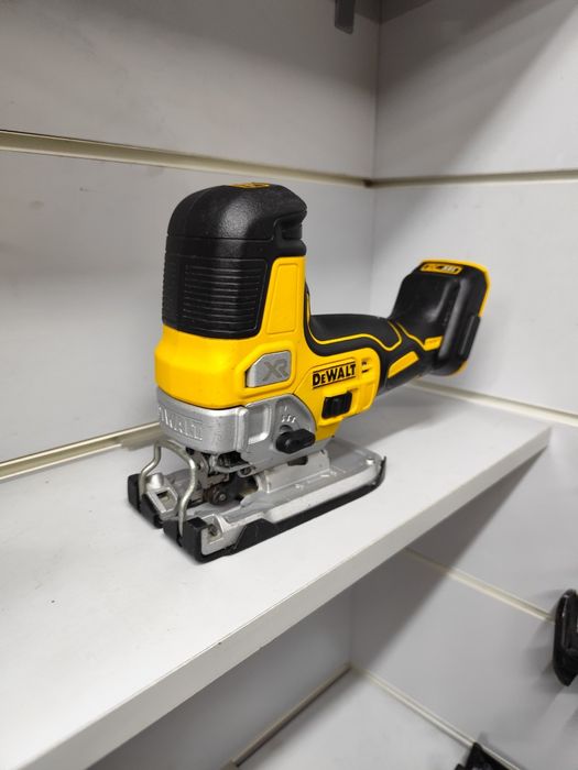Вживаний DeWalt DCS335 лобзик Деволт оригінал