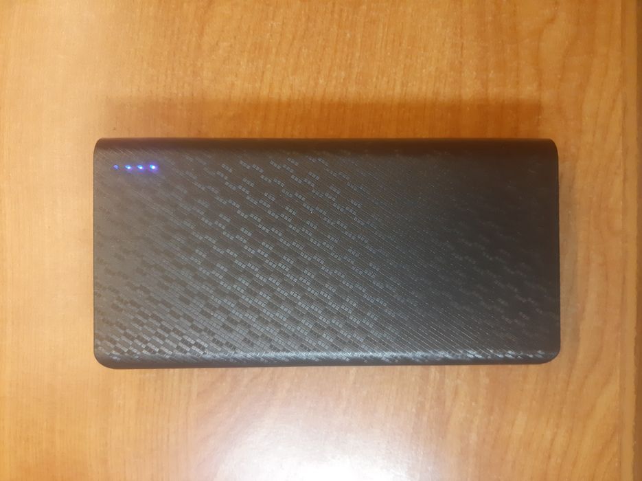 Корпус повербанка з аккумуляторами 18650 та виходом 9v-12v