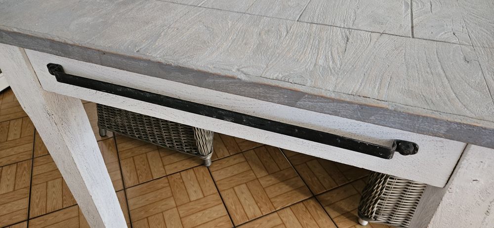 Piękny masywny stół Riviera Maison