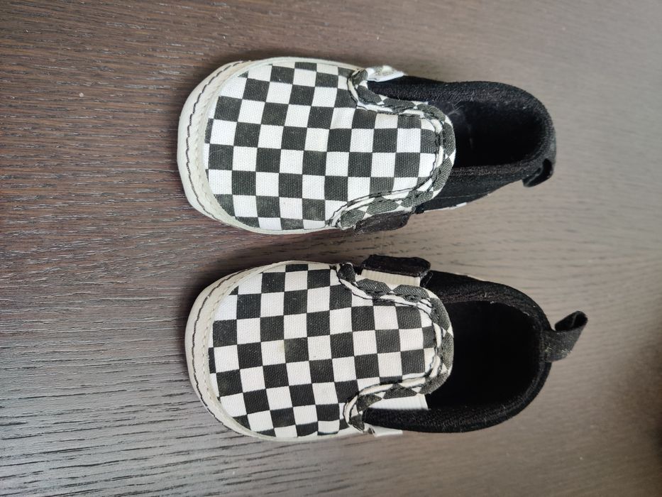 Sapatilhas Vans bebé, tamanho 4,originais, novos e dentro da caixa.