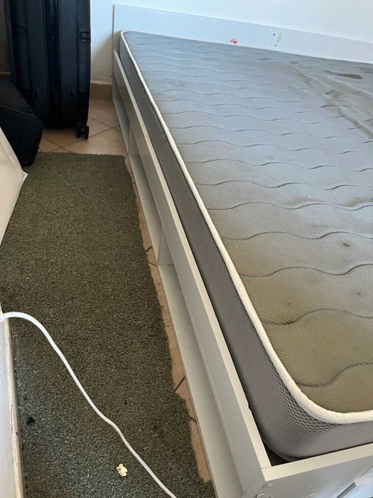 Cama de Casal com Gavetas