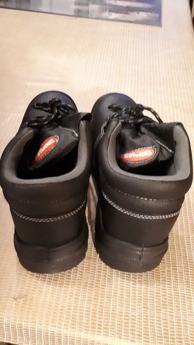 Sapatos de trabalho (Novos)