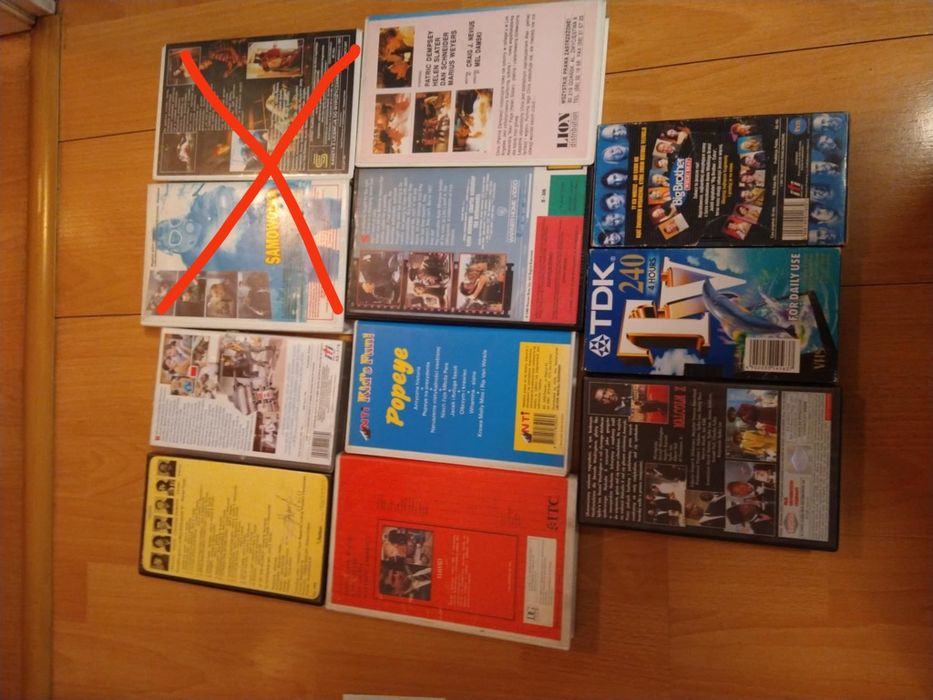 Komplet 9 kaset VHS Romans/Biograficzne/Animacja/Polskie
Lektor PL