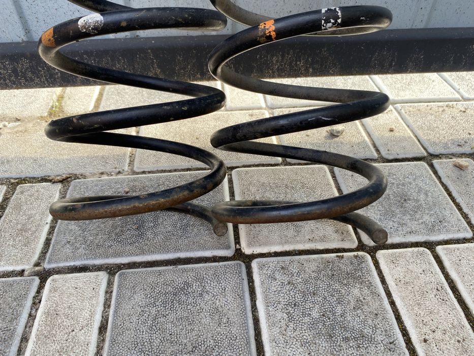 Передние пружины VW Audi Seat Skoda Golf Vento Bora Octavia A3 Toledo