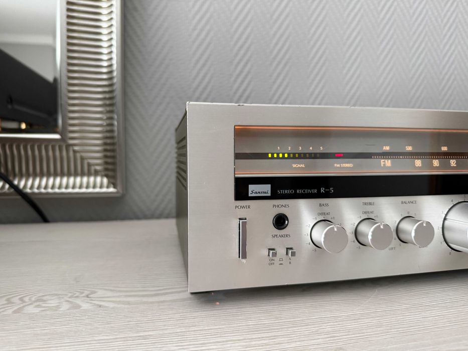 SANSUI R-5 Amplituner top Hi-Fi