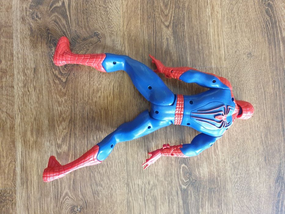 Spiderman z wyrzutnią