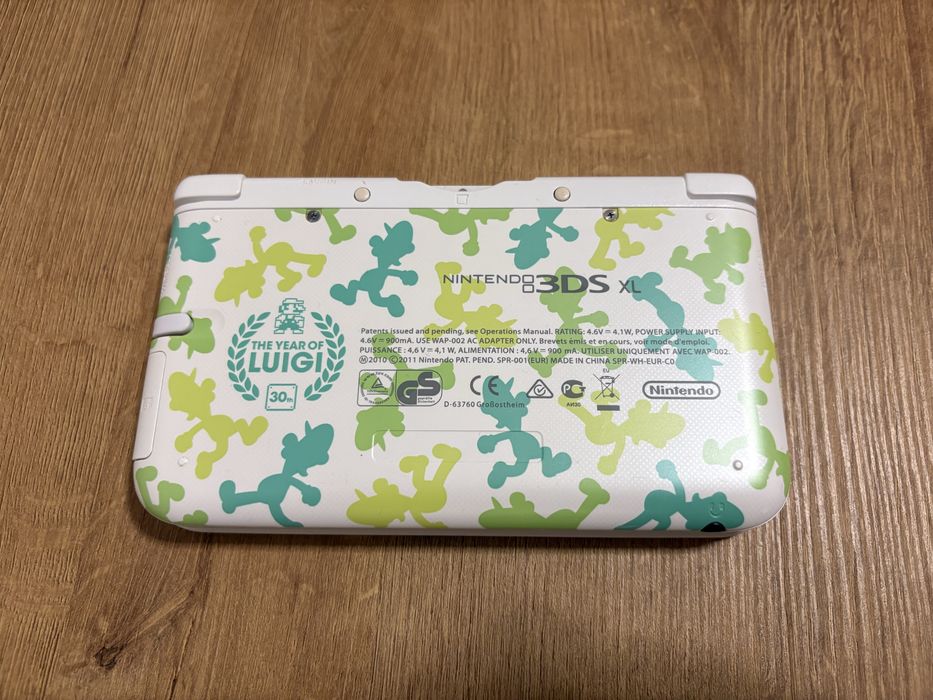 Nintendo 3DS XL Luigi Special Edition + akcesoria