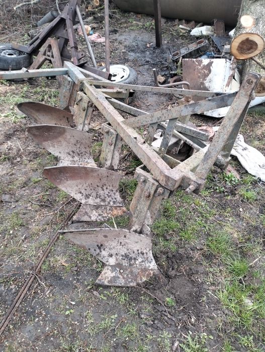 Продам саморобний плуг 4 по 30  3+1
