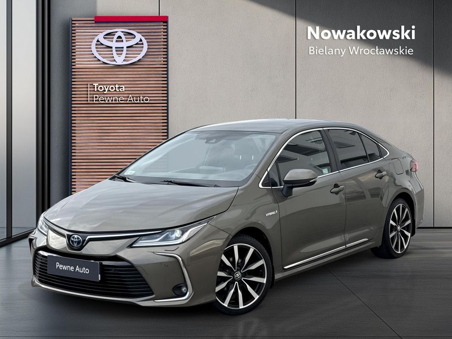 Toyota Corolla 1.8 Hybrid Executive + VIP | automat