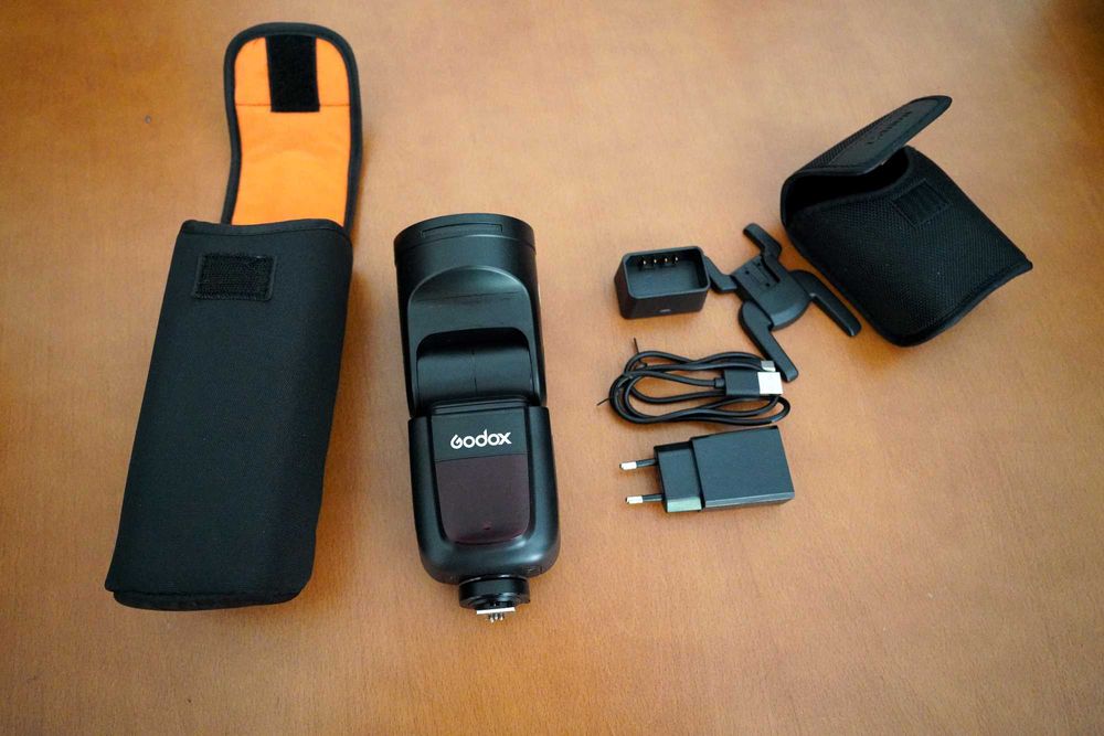 Godox Speedlite V1 - para Fujifilm