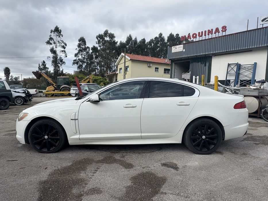 Jaguar XF  S 3.0 V6D Bom estado