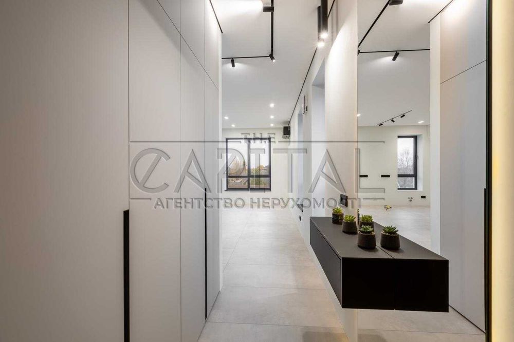 Продаж вул. Київська Глеваха
 приміщення 620 м²