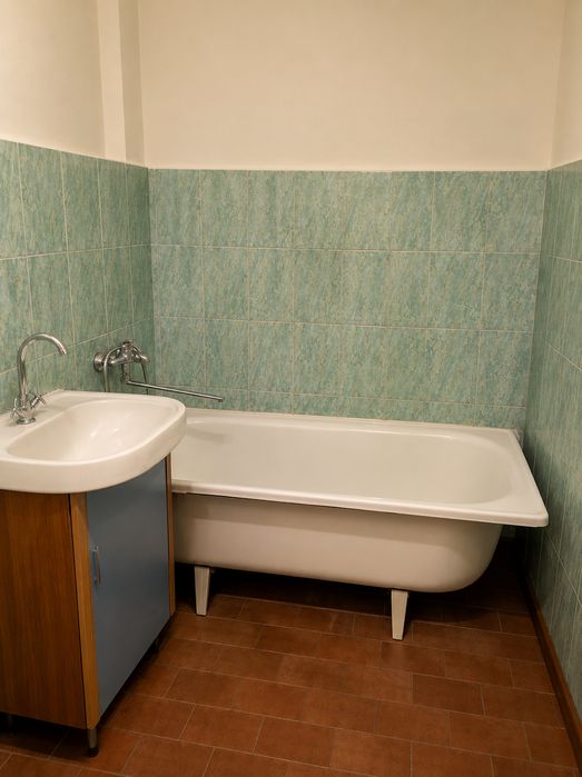 Продається 2 кімнатна квартира в центрі