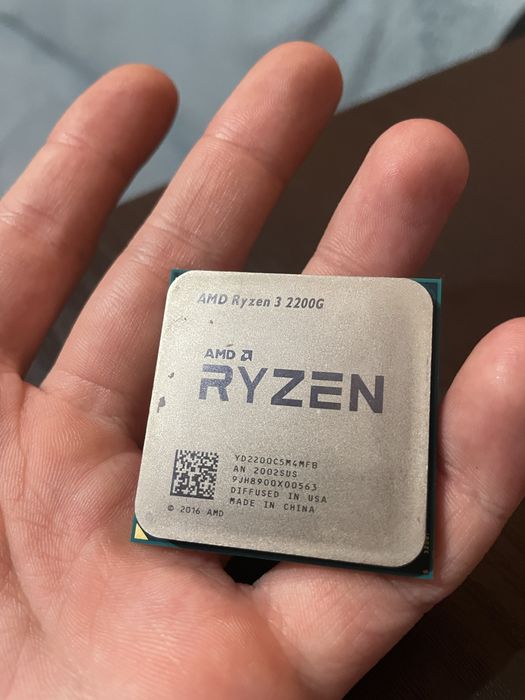Продам Ryzen 3 2200G