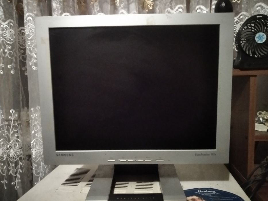 Продам монитор Samsung 152в