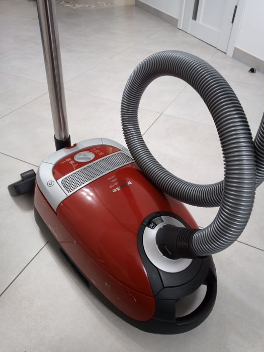 Продам пилосмок Miele C2