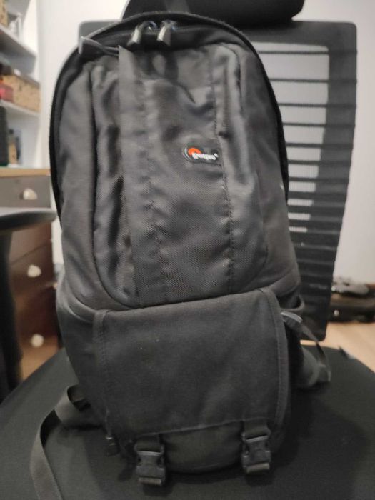 Mochila DSLR LowePro 100