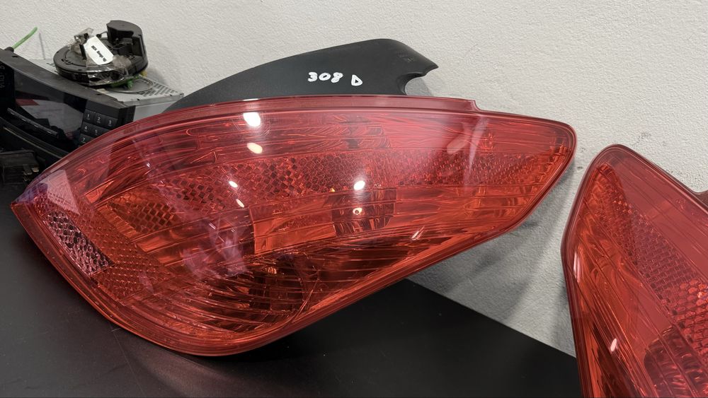 farolim traseiro direito / esquerdo led Peugeot 308ano 2008
