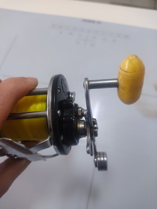 Vários carretos de pesca PENN hiro Shimano abu Garcia
