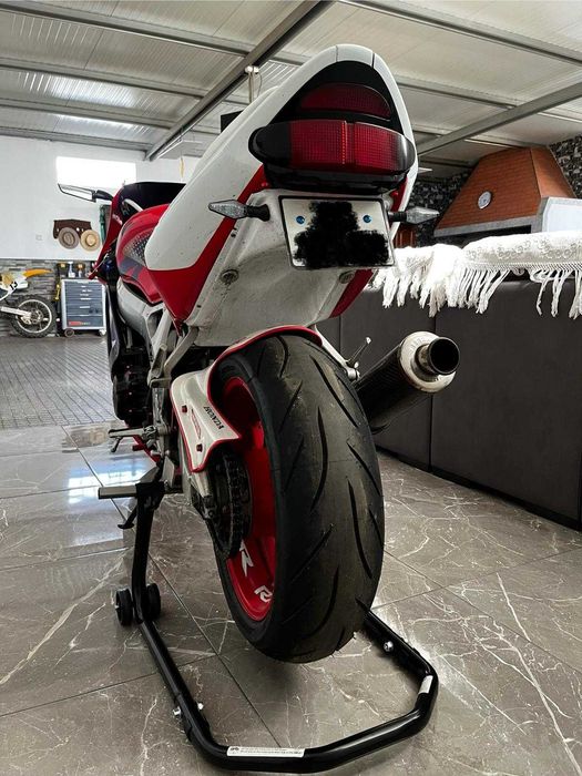 Magnífica Honda 900 RR