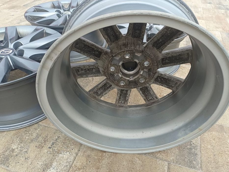 Oryginalne felgi aluminiowe Mazda, R17 5x114.3, ET 50, dekielki