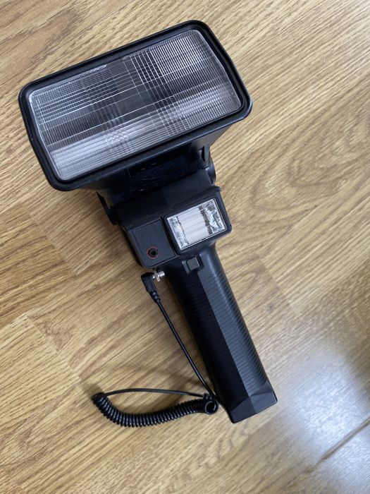 Lampa fotograficzna UNOMAT na aparat