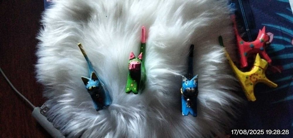 DECORAÇao  Miniaturas madeira   GATINHOS