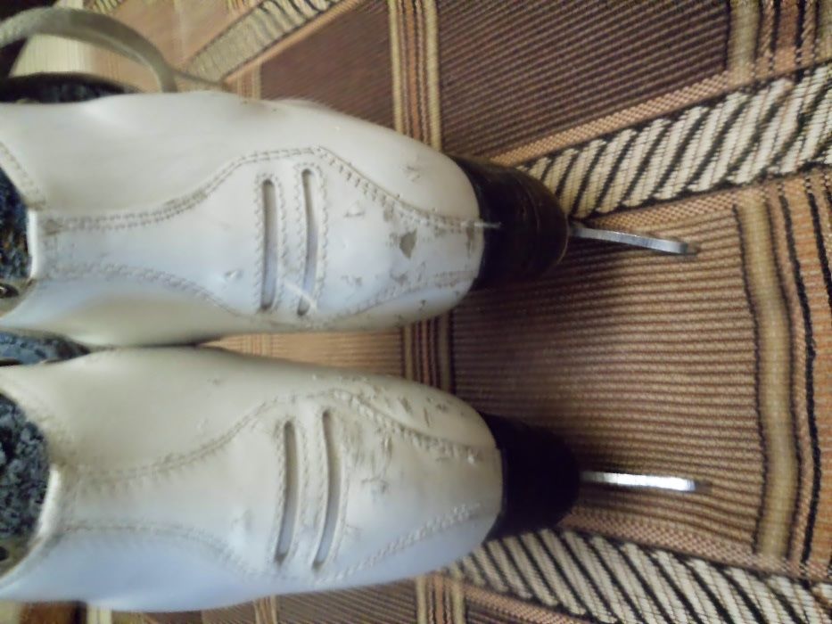 Фигурные коньки GRAF Richmond для профессионалов(Белые)