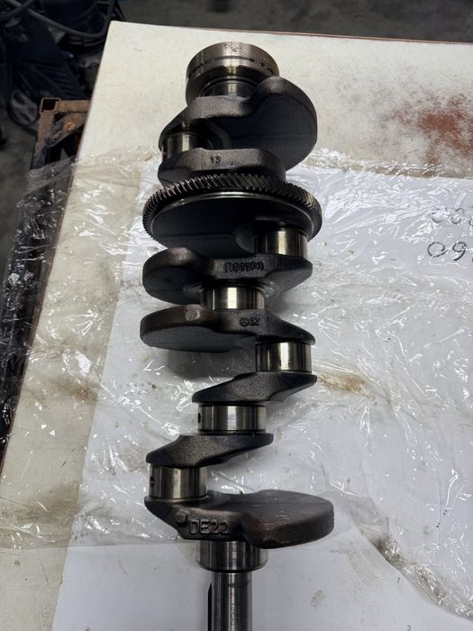 Колінвал Mercedes Benz  2.2 cdi OM  611 00 04 06 03 В ідеальному STD.