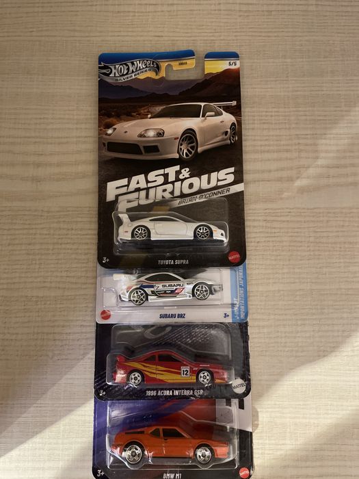 4 Hot wheels 2 z seri szybcy i wsciekli 1 z serii bmw