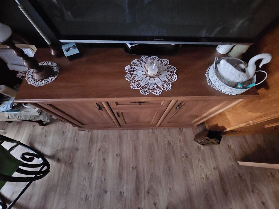 Komoda Red Black White