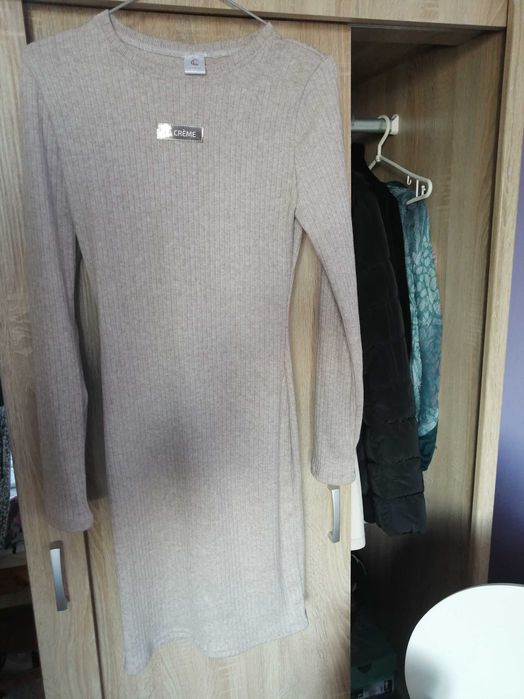 Sukienka w kolorze latte