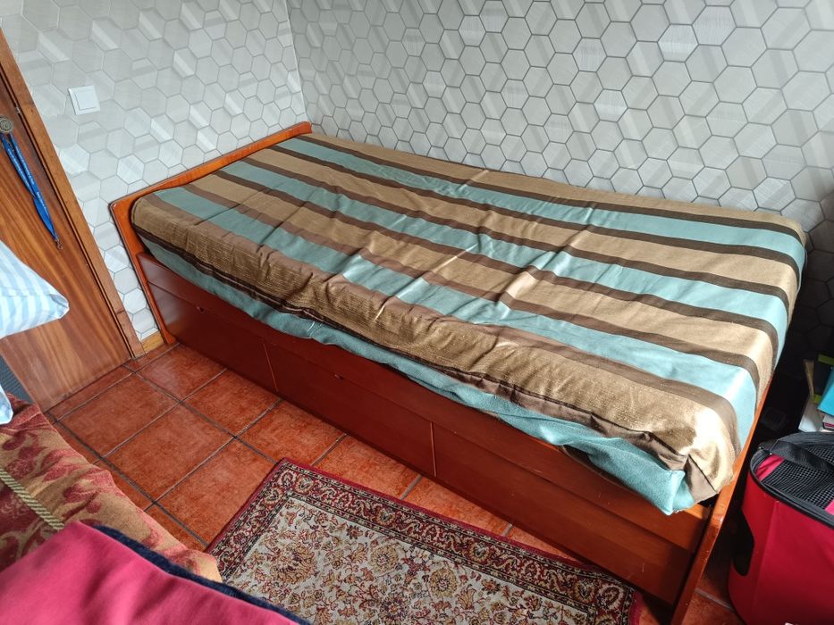 Cama individual + colchão