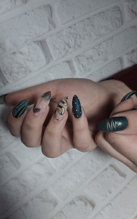 Нарощування/коррекція нігтів.