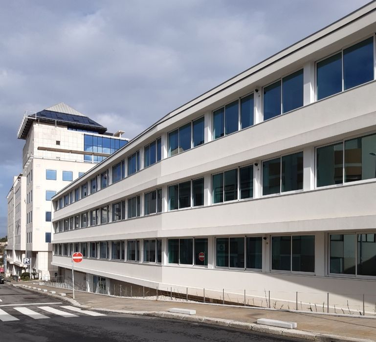 Arrendo T2 c/lugar de garagem junto à Av. da Boavista